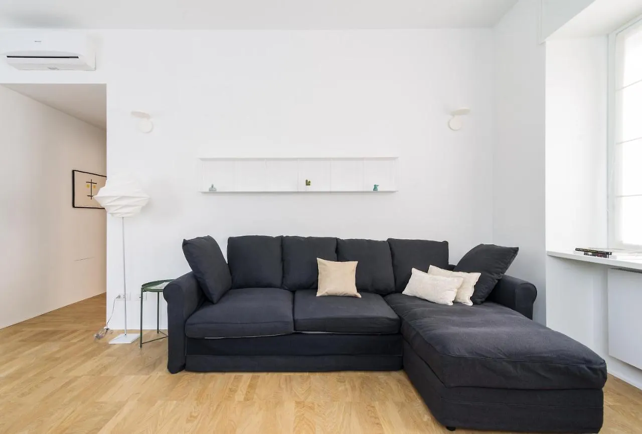 ميلان Homeathotel - San Nazaro 0*,  إيطاليا